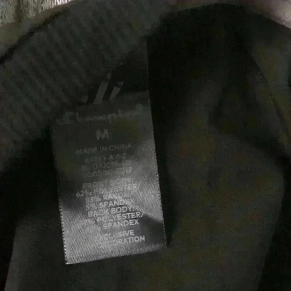 Champion long sleeve top size medium - Picture 12 of 12